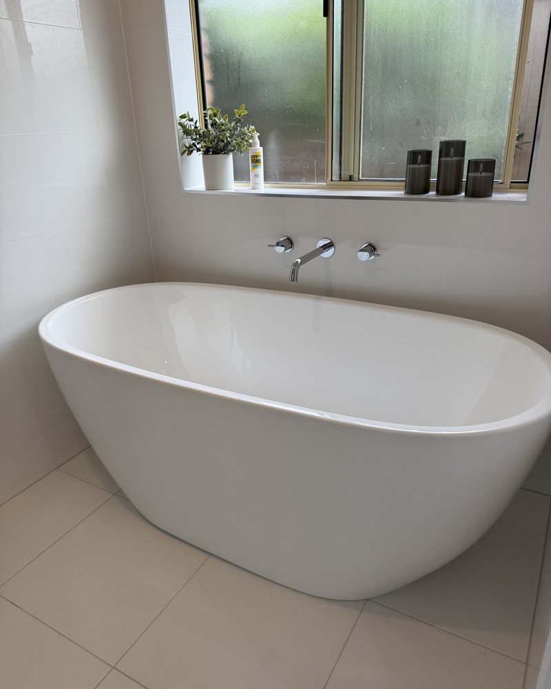 Freestanding Bath — CHB Plumbing and Gas